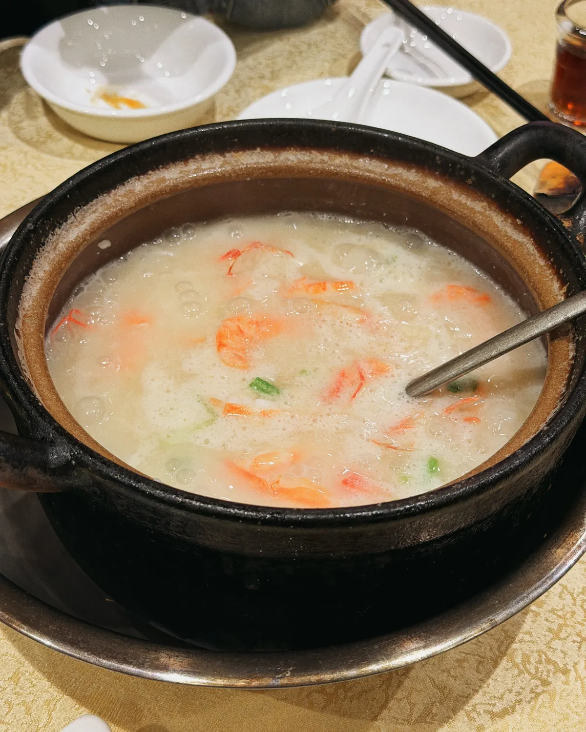 潮汕风味 — 海鲜砂锅粥。